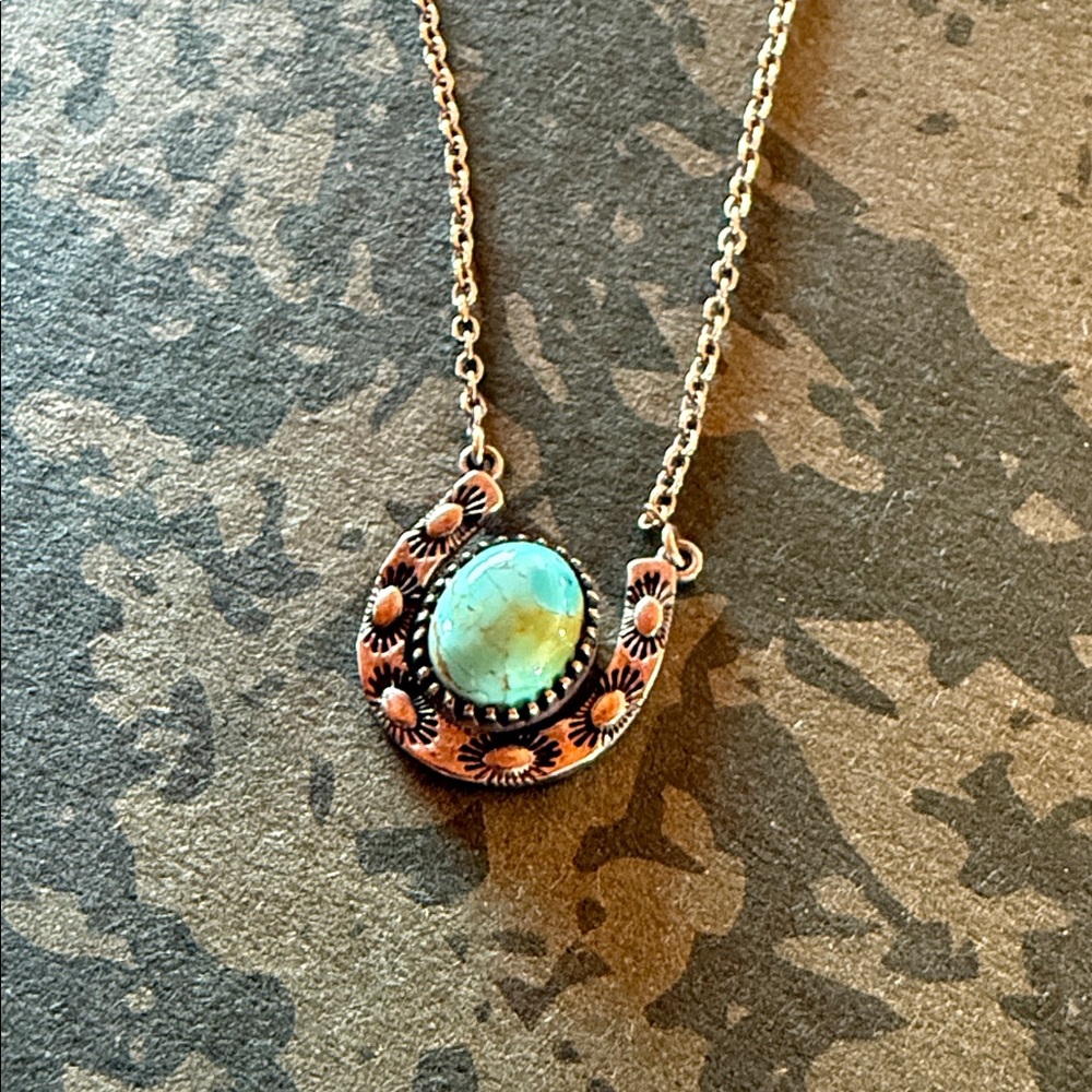 Nizhoni Traders Handmade Turquoise & Sterling Silver Horseshoe Necklace